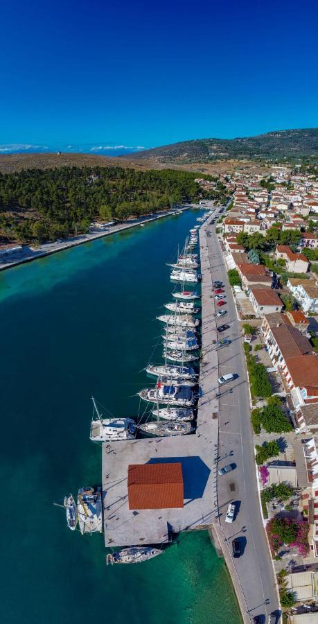 Penny'S Beach Cottage Galaxidi Екстер'єр фото