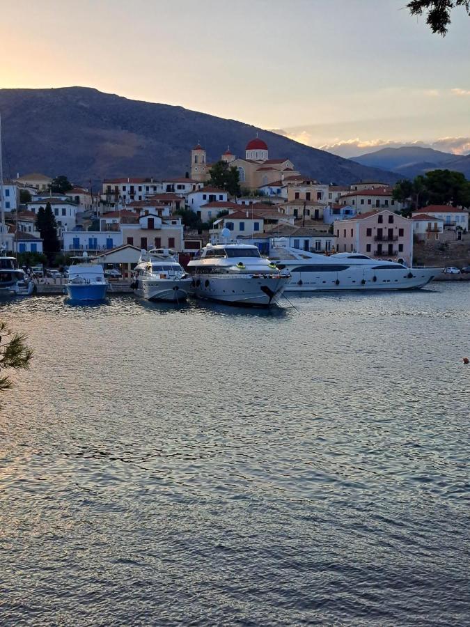 Penny'S Beach Cottage Galaxidi Екстер'єр фото